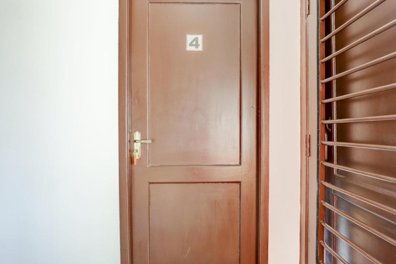 Guest house Oyo Fantasea Uthandi Near Juhu Chennai